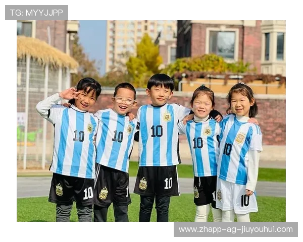 上海足球新星徐伟崛起追梦绿茵场谱写青春奋斗传奇